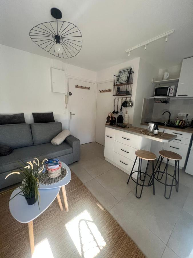 Appartement Pied Dans L'Eau Ла-Сейн-сюр-Мер Екстер'єр фото