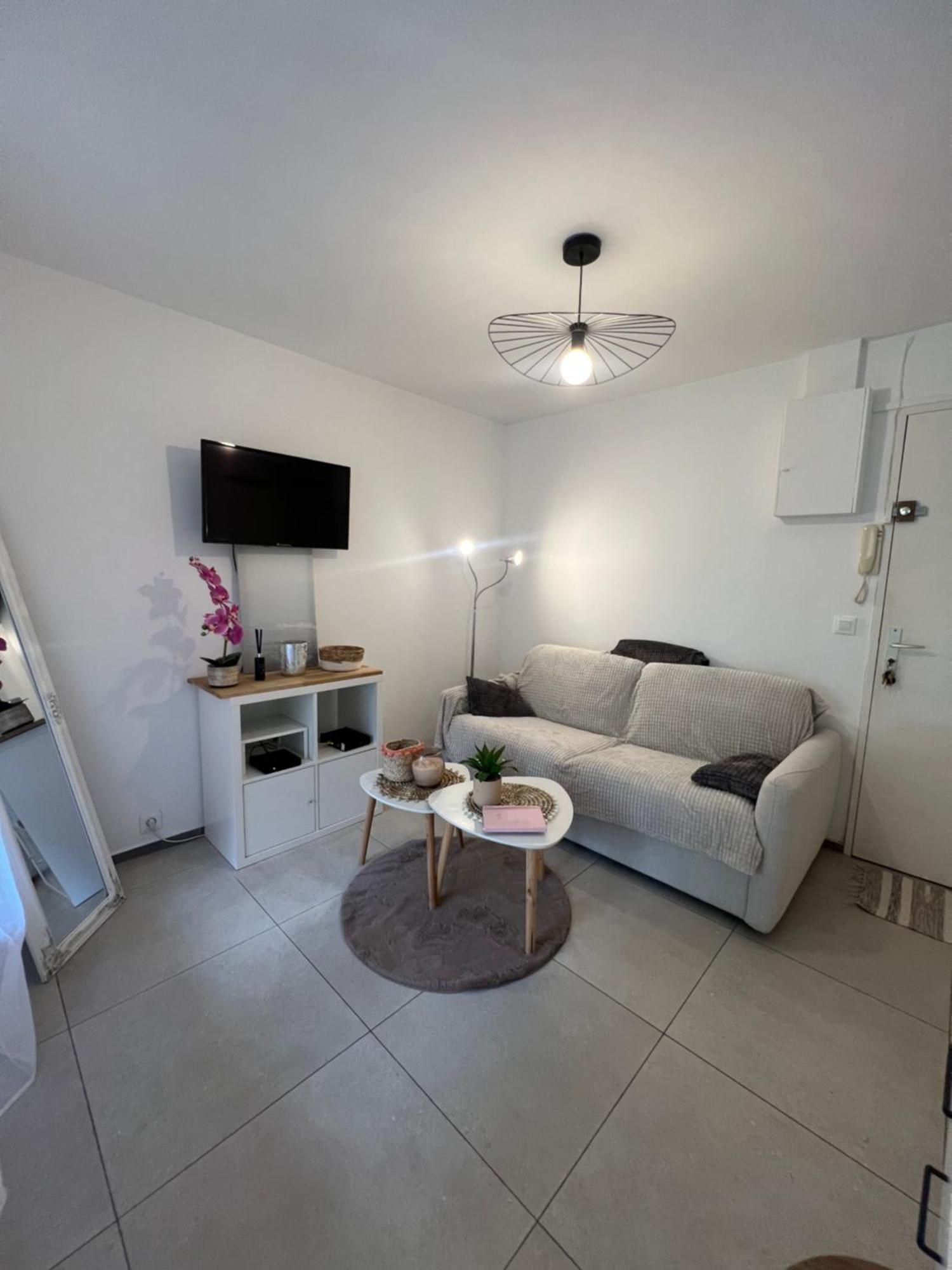 Appartement Pied Dans L'Eau Ла-Сейн-сюр-Мер Екстер'єр фото
